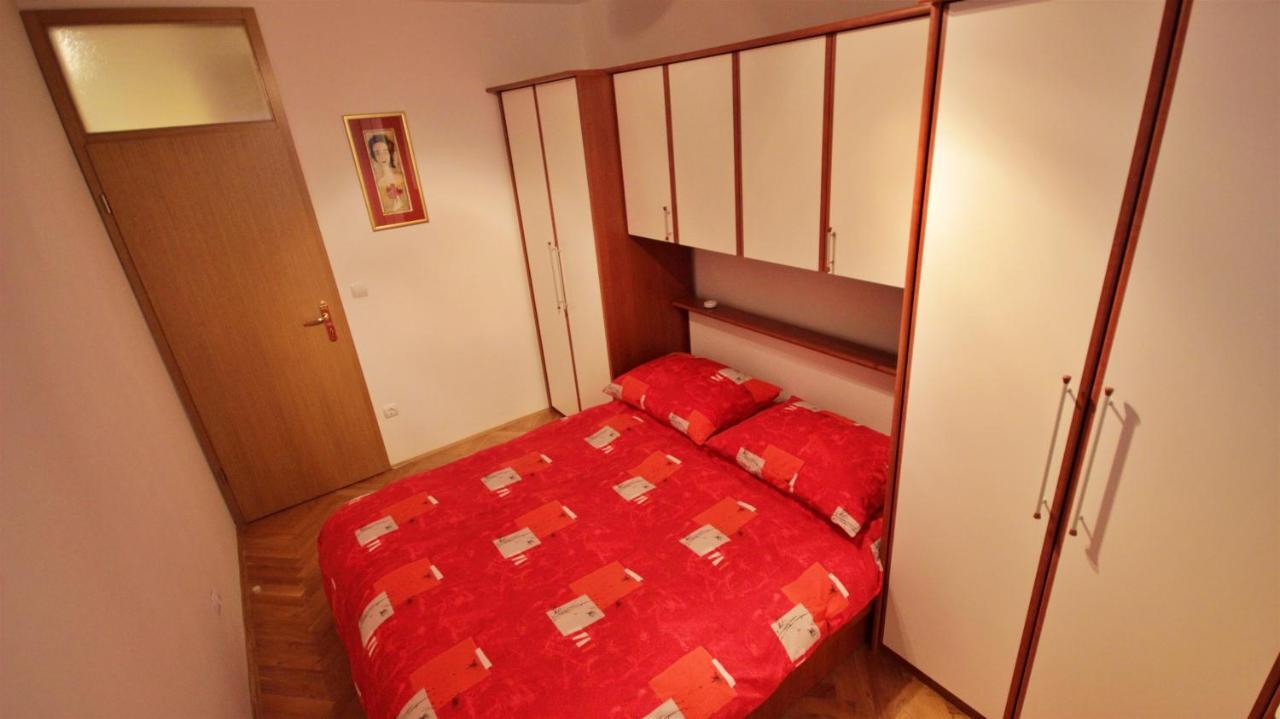 Apartment Jen Omiš Exterior foto