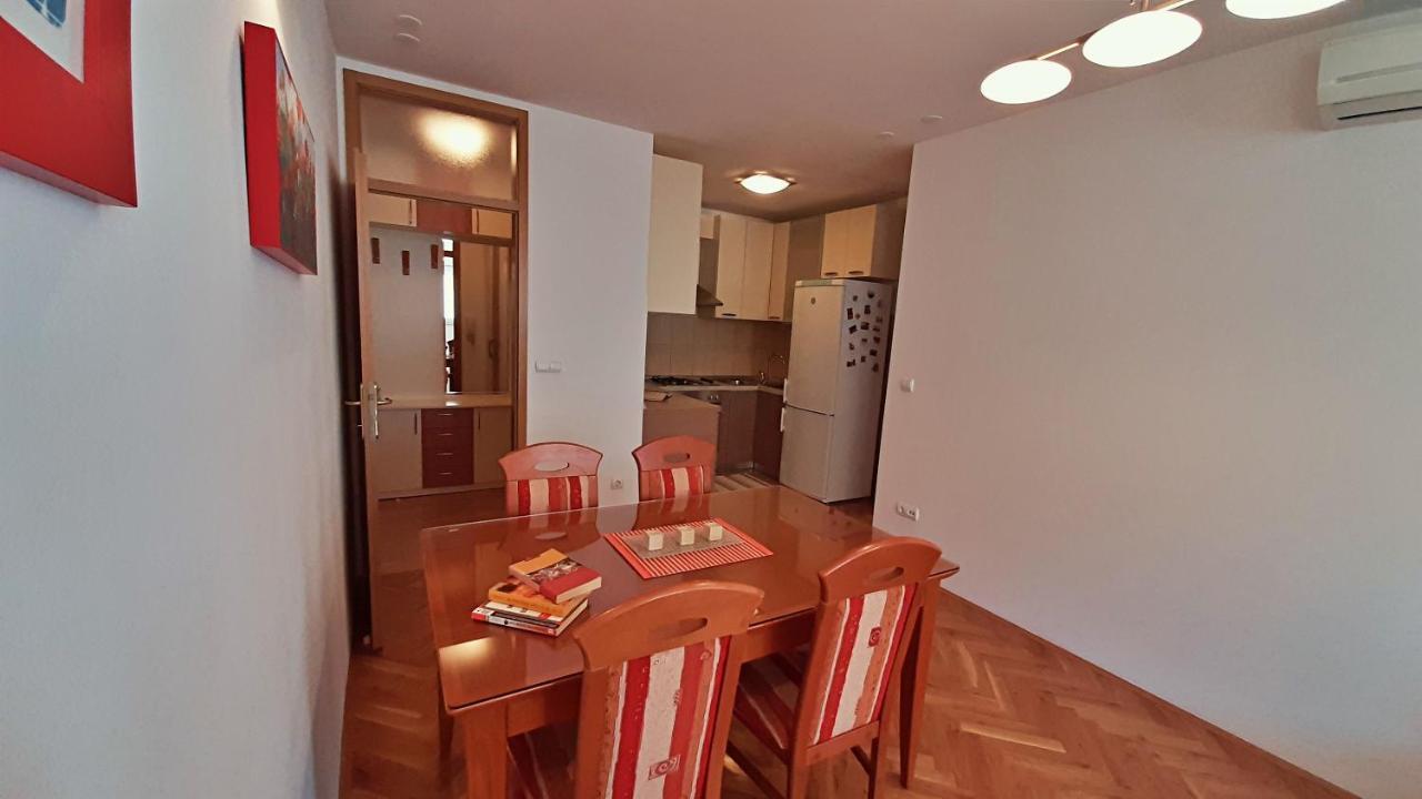 Apartment Jen Omiš Exterior foto