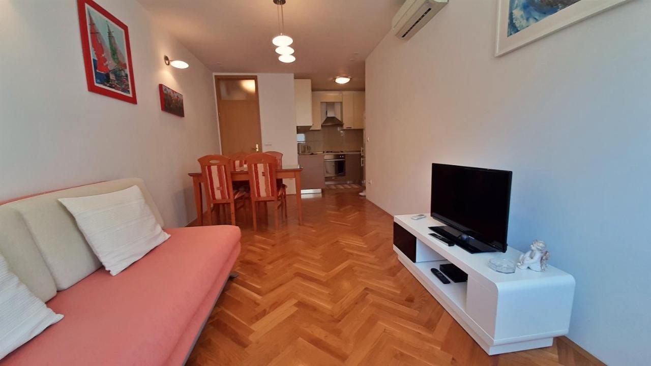 Apartment Jen Omiš Exterior foto